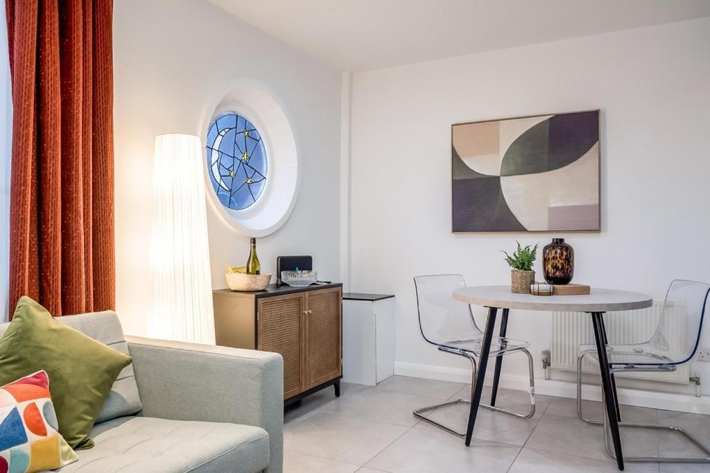 Central Belfast Apartments, Salisbury Rum bild
